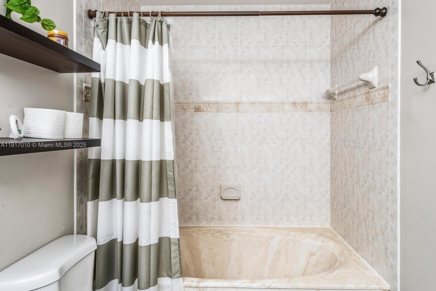 CORAL SPRINGS VILLAGE GRE - Residential