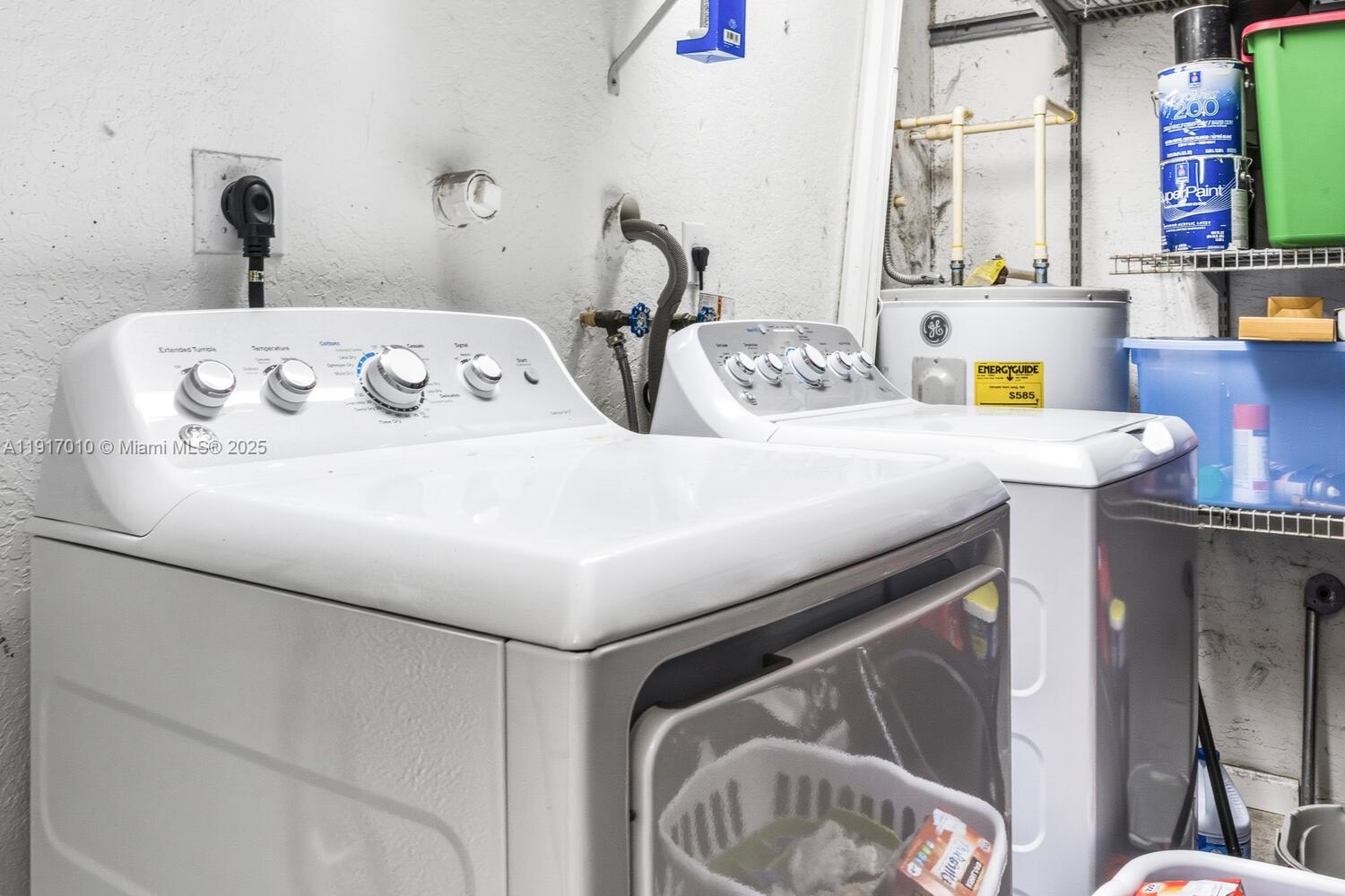 CORAL SPRINGS VILLAGE GRE - Residential