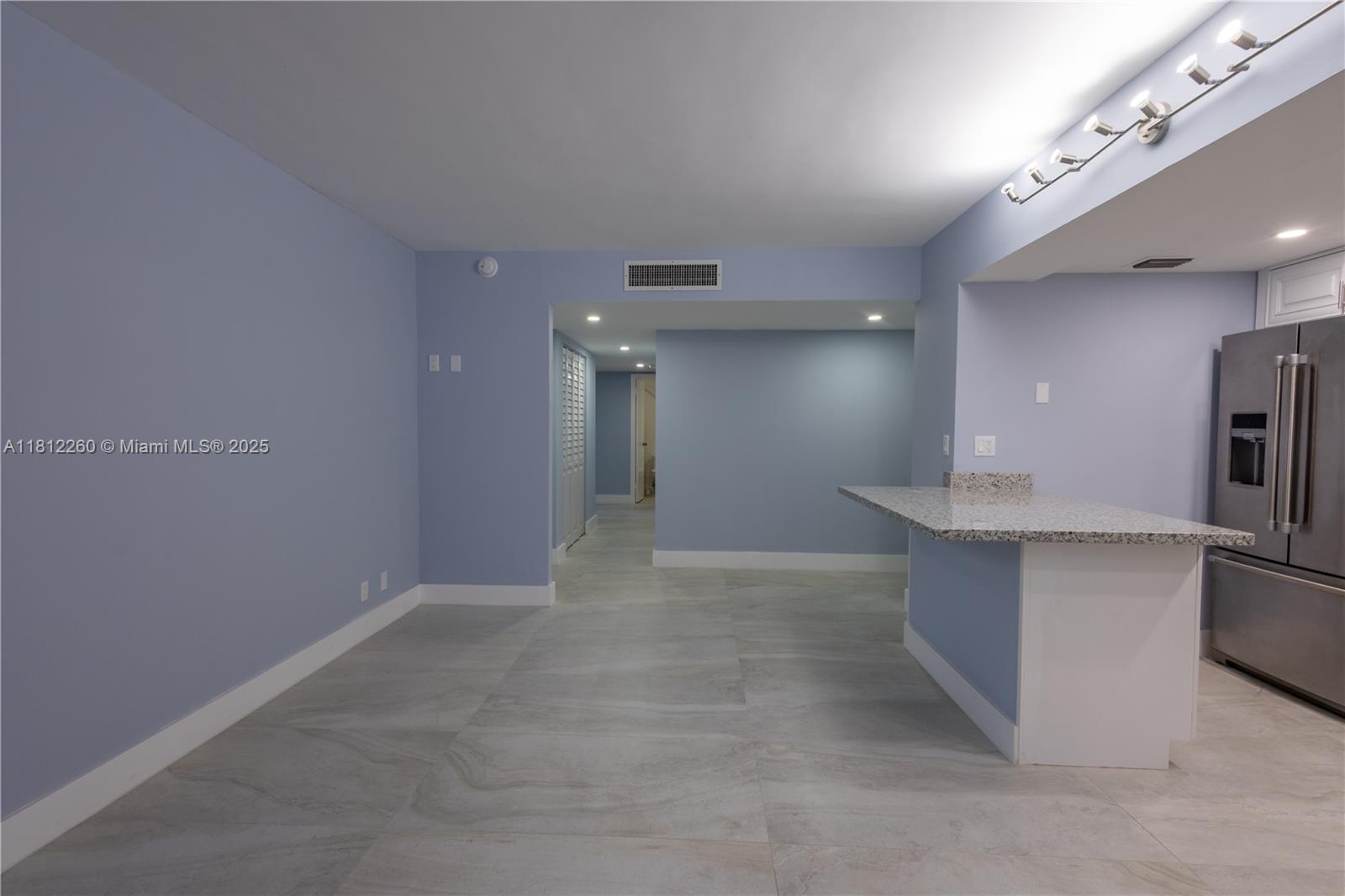 20350 W Country Club Dr PH24-4