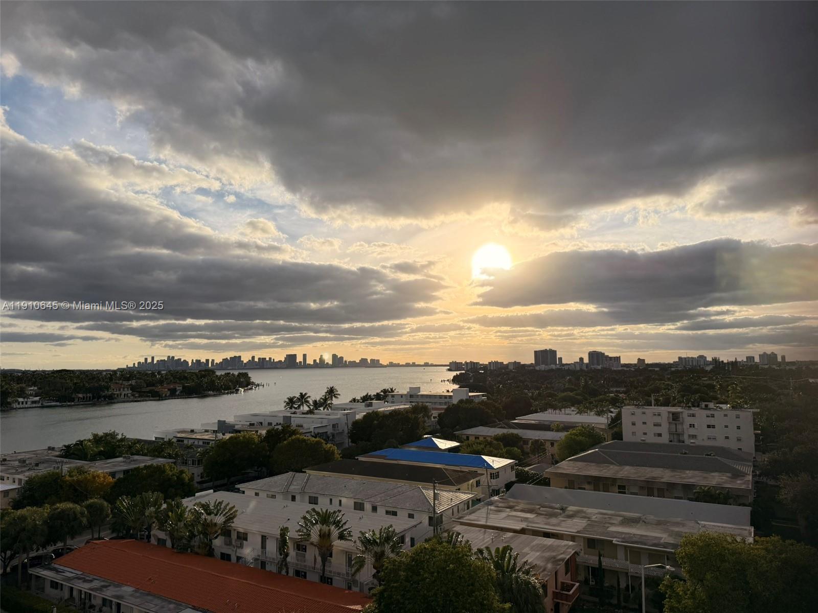 STANTON HOUSE CONDO - Residential