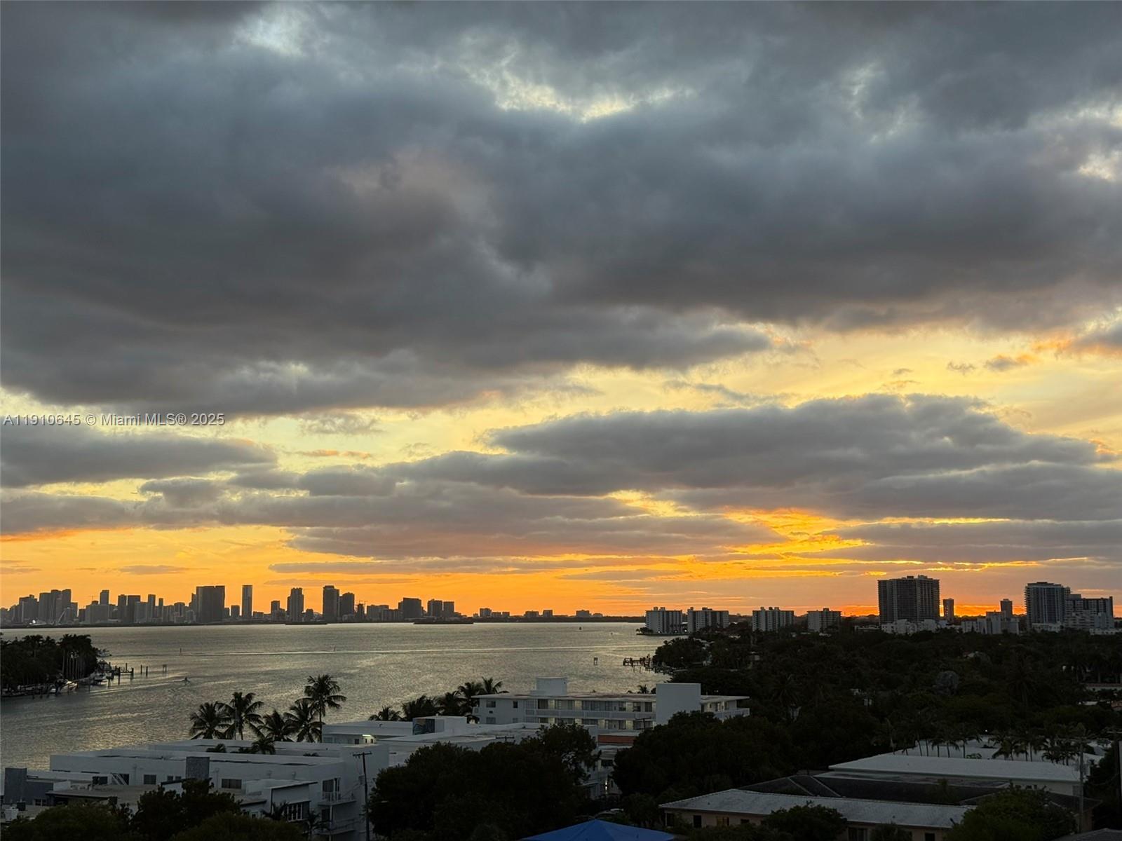 STANTON HOUSE CONDO - Residential