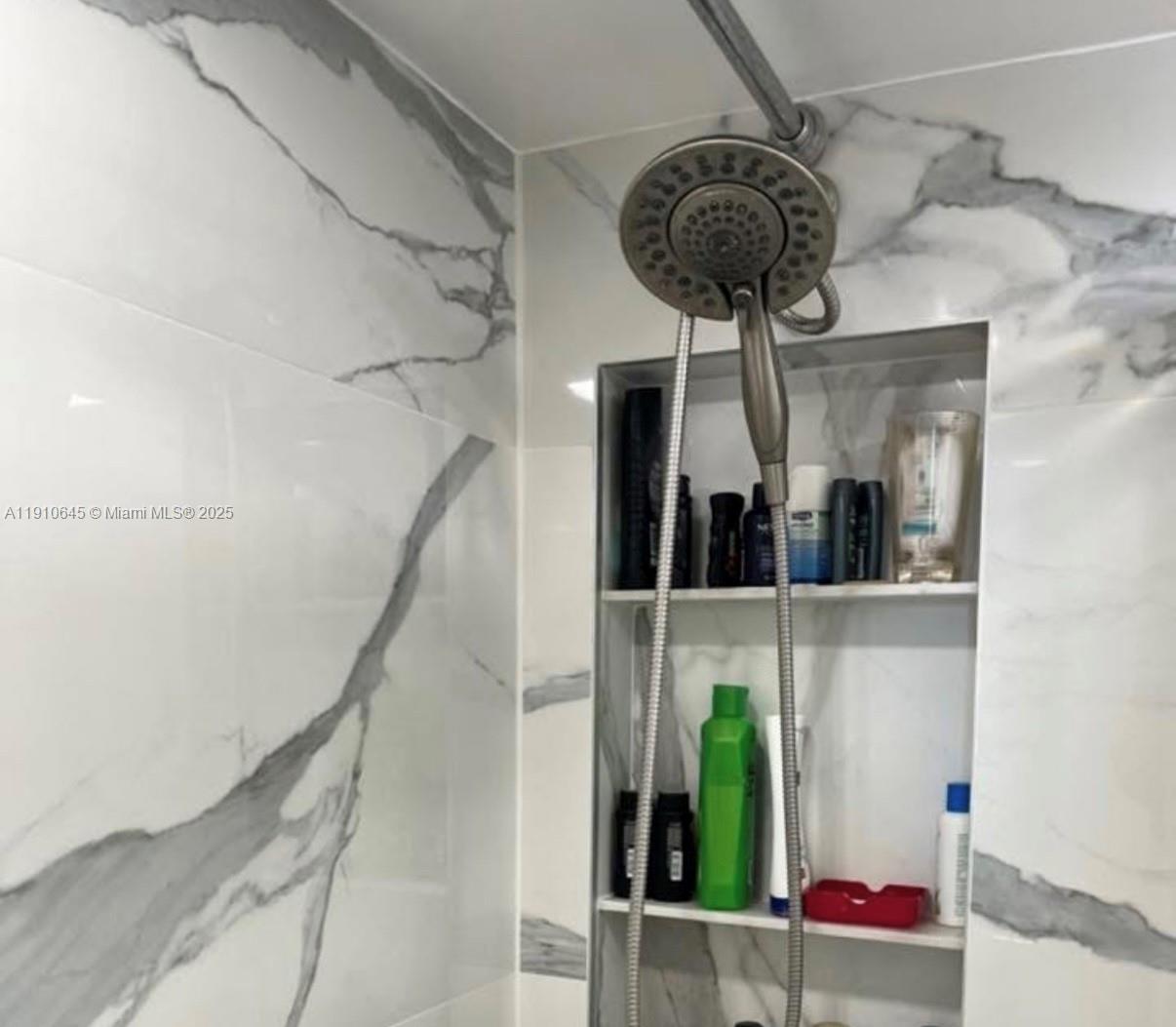 STANTON HOUSE CONDO - Residential