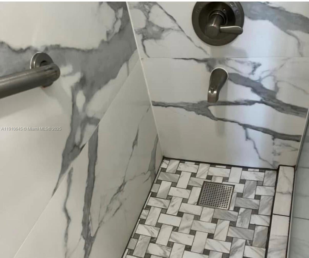 STANTON HOUSE CONDO - Residential