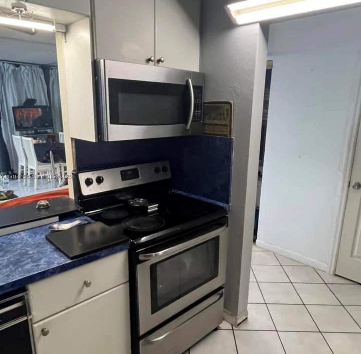 STANTON HOUSE CONDO - Residential