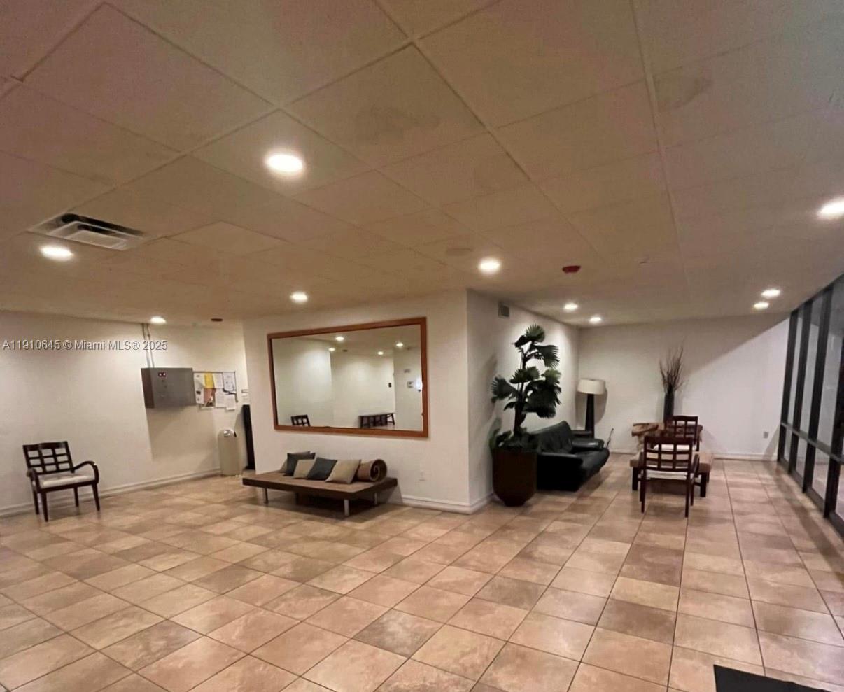 STANTON HOUSE CONDO - Residential