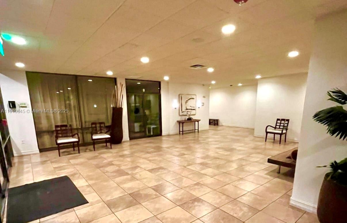 STANTON HOUSE CONDO - Residential