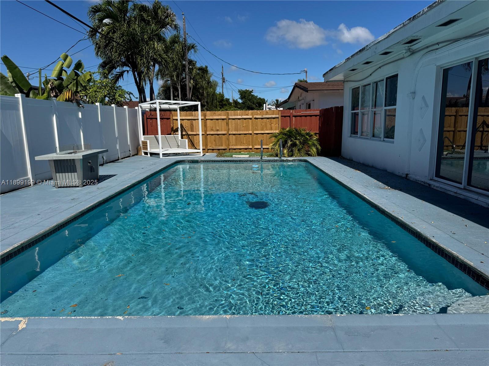 GREYKNOLL ESTATES - Residential Lease