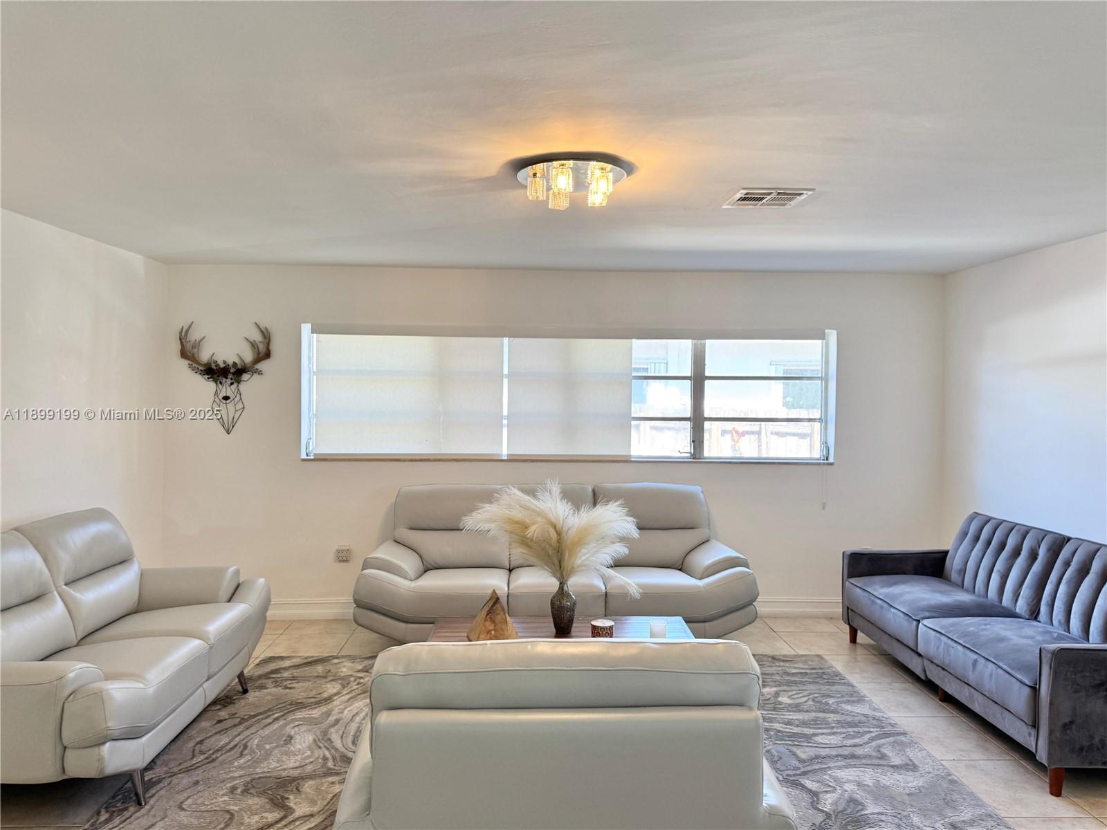 GREYKNOLL ESTATES - Residential Lease