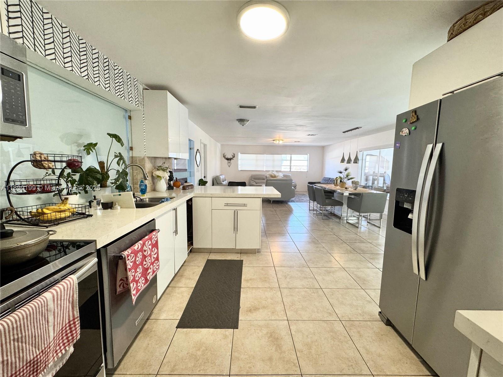 GREYKNOLL ESTATES - Residential Lease