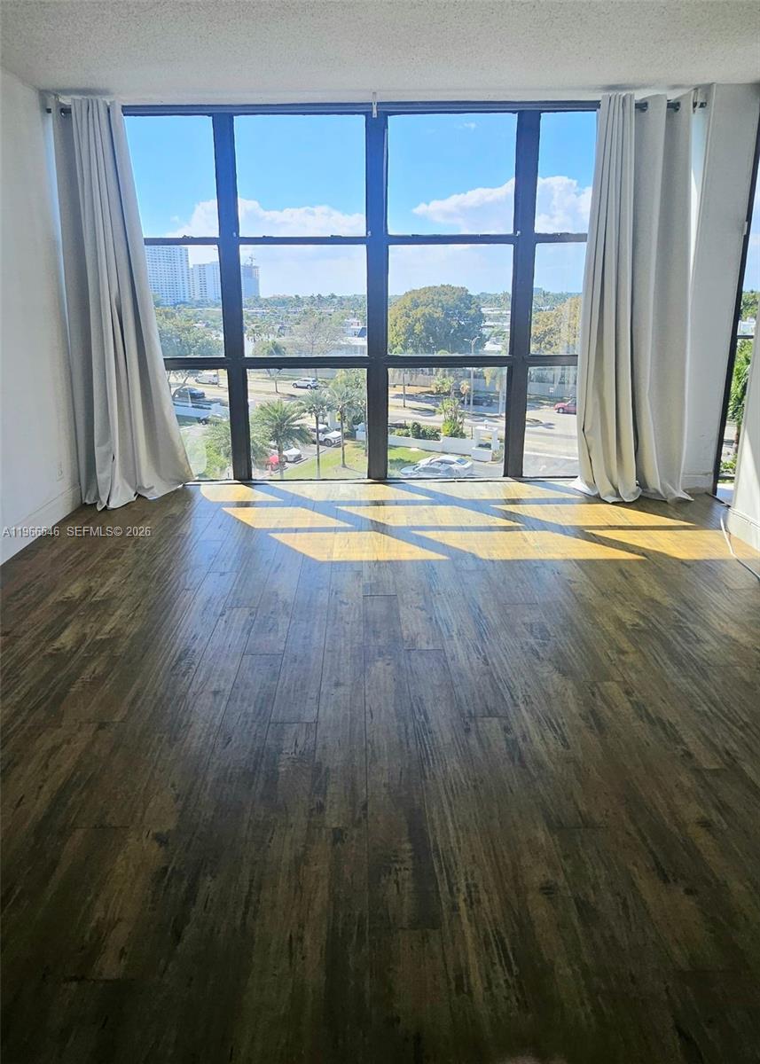 OCEANVIEW PARK CONDO - Residential