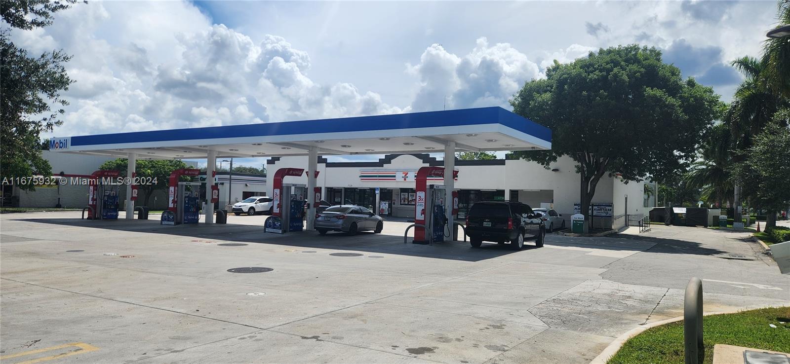 7-Eleven Gas Station Business Only Franchise For Sale. Inventories, Franchise & Deposits Included in Asking Price. 10 Year Leases. 8 Fueling Positions. Large Lot & Large Convenience Store.