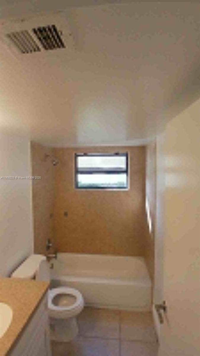 PALM BEACH GRANDE CONDOMIN - Residential Lease