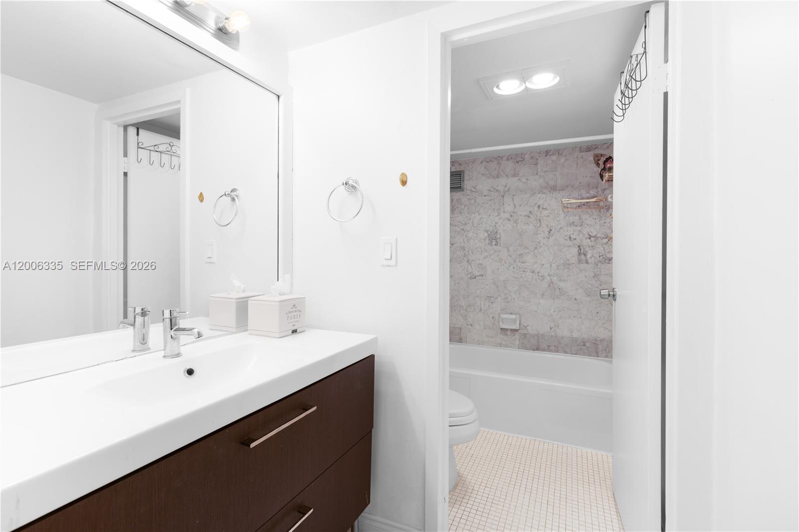 VENETIA CONDO - Residential