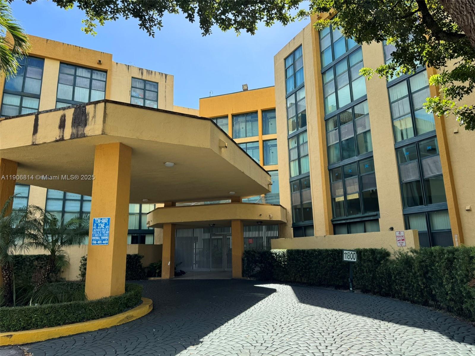 INTERNATIONAL PARK CONDO - Residential Lease