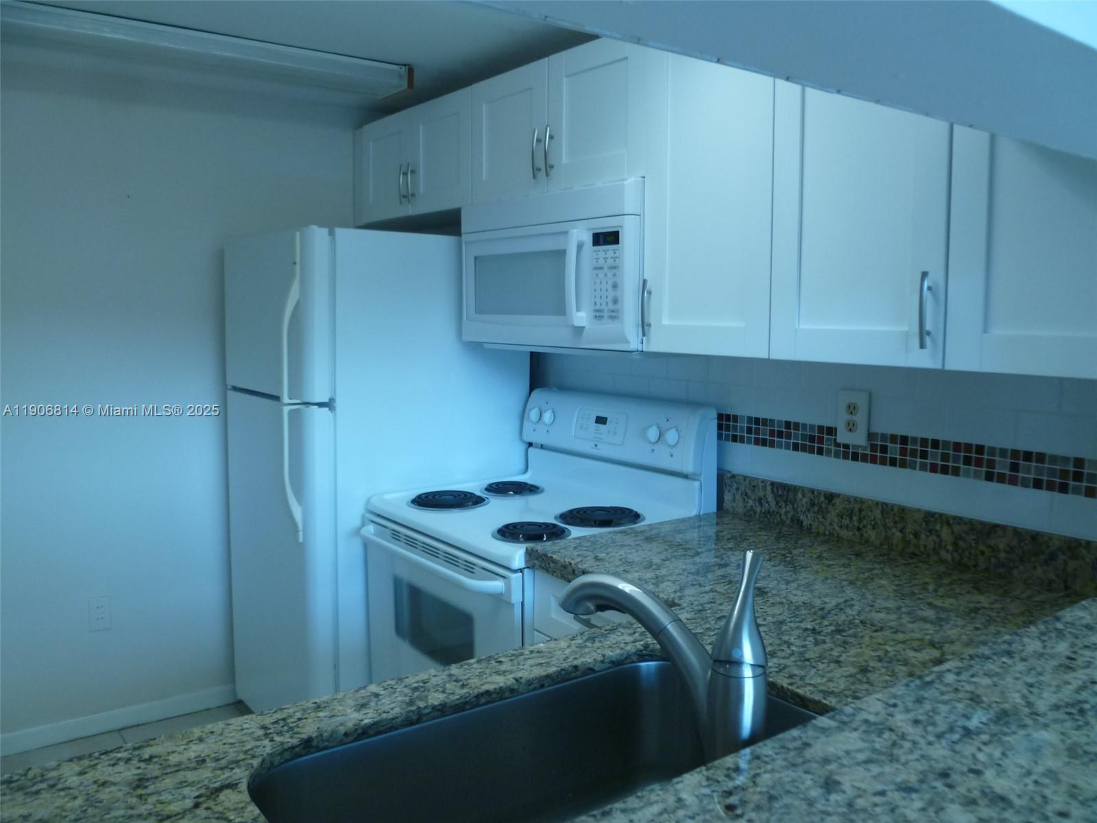 INTERNATIONAL PARK CONDO - Residential Lease