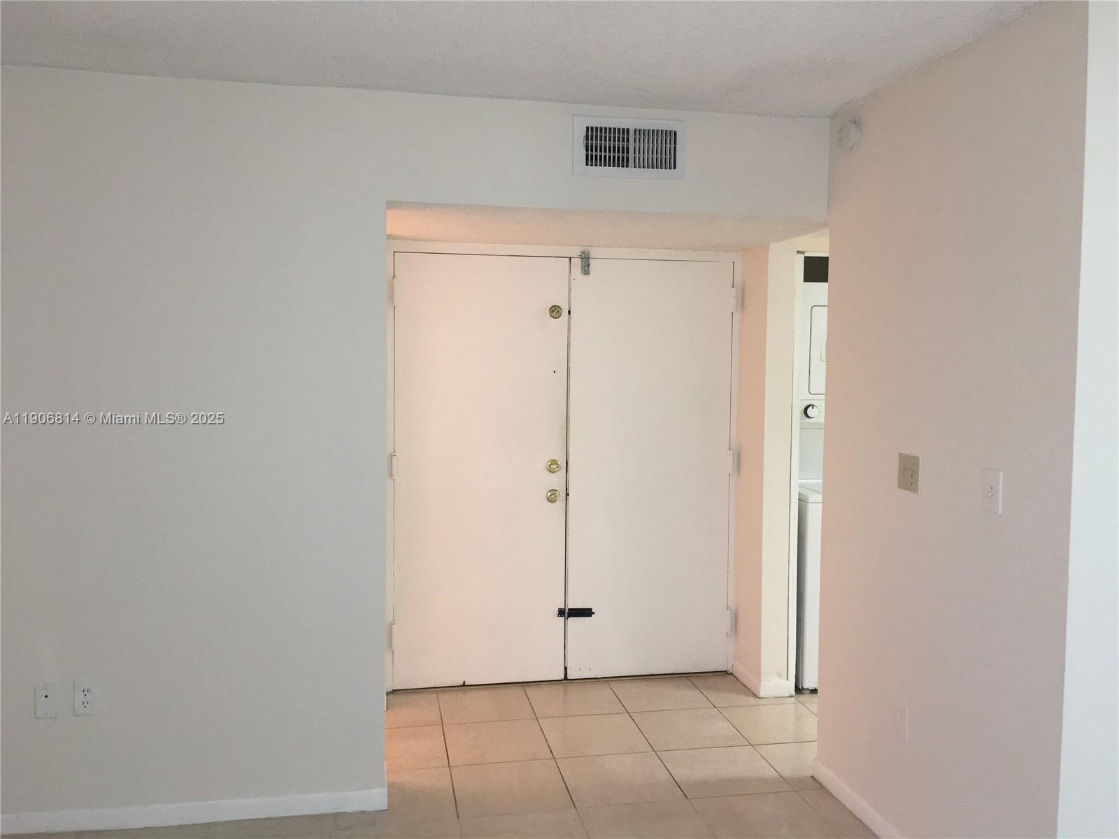 INTERNATIONAL PARK CONDO - Residential Lease