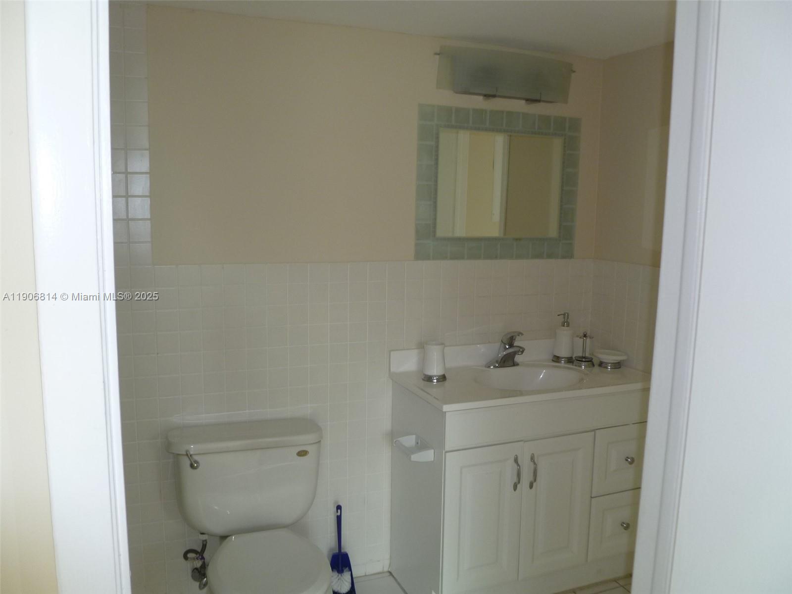 INTERNATIONAL PARK CONDO - Residential Lease