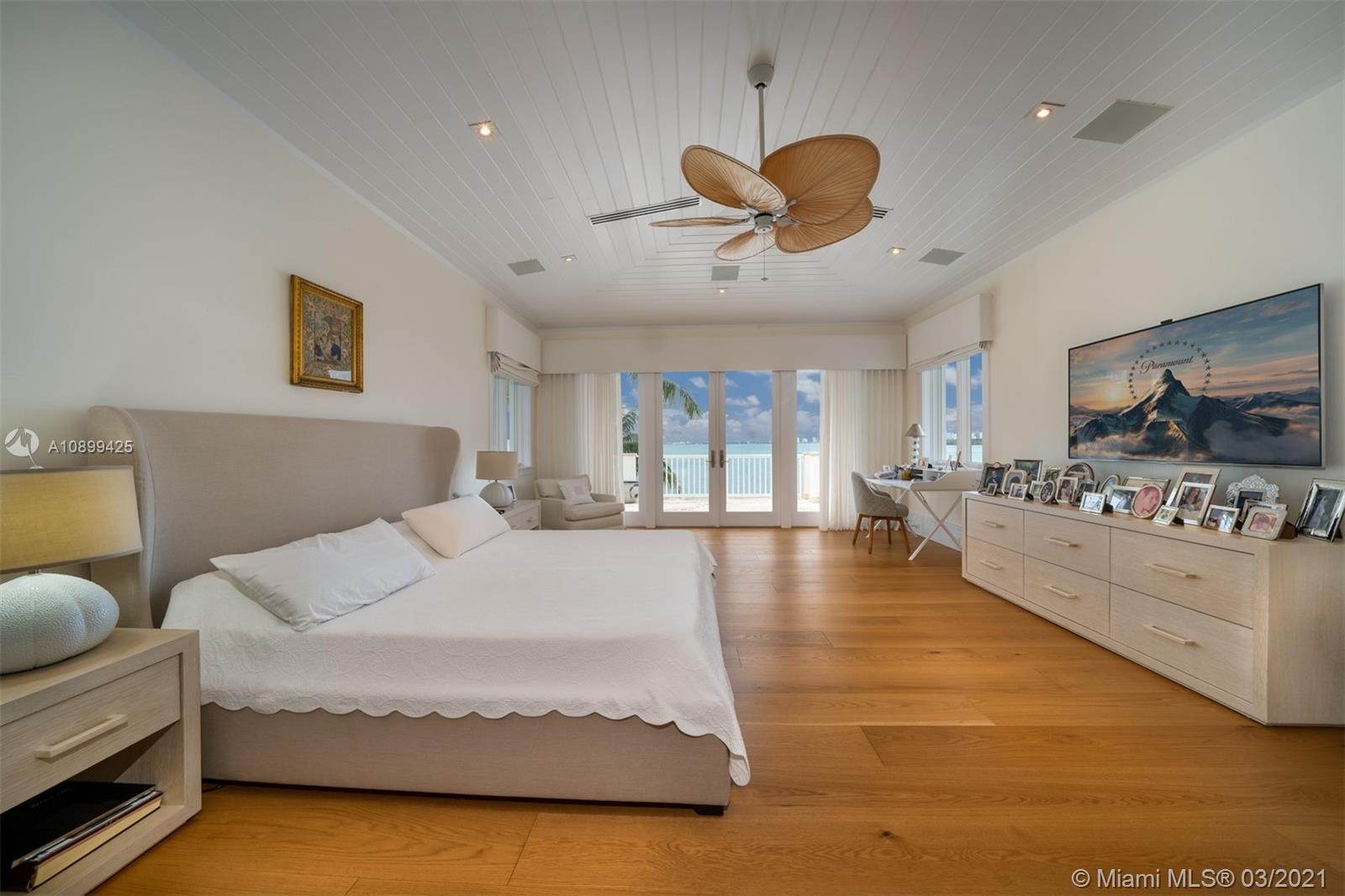 TROPICAL ISLE HOMES SUB 4 - Residential