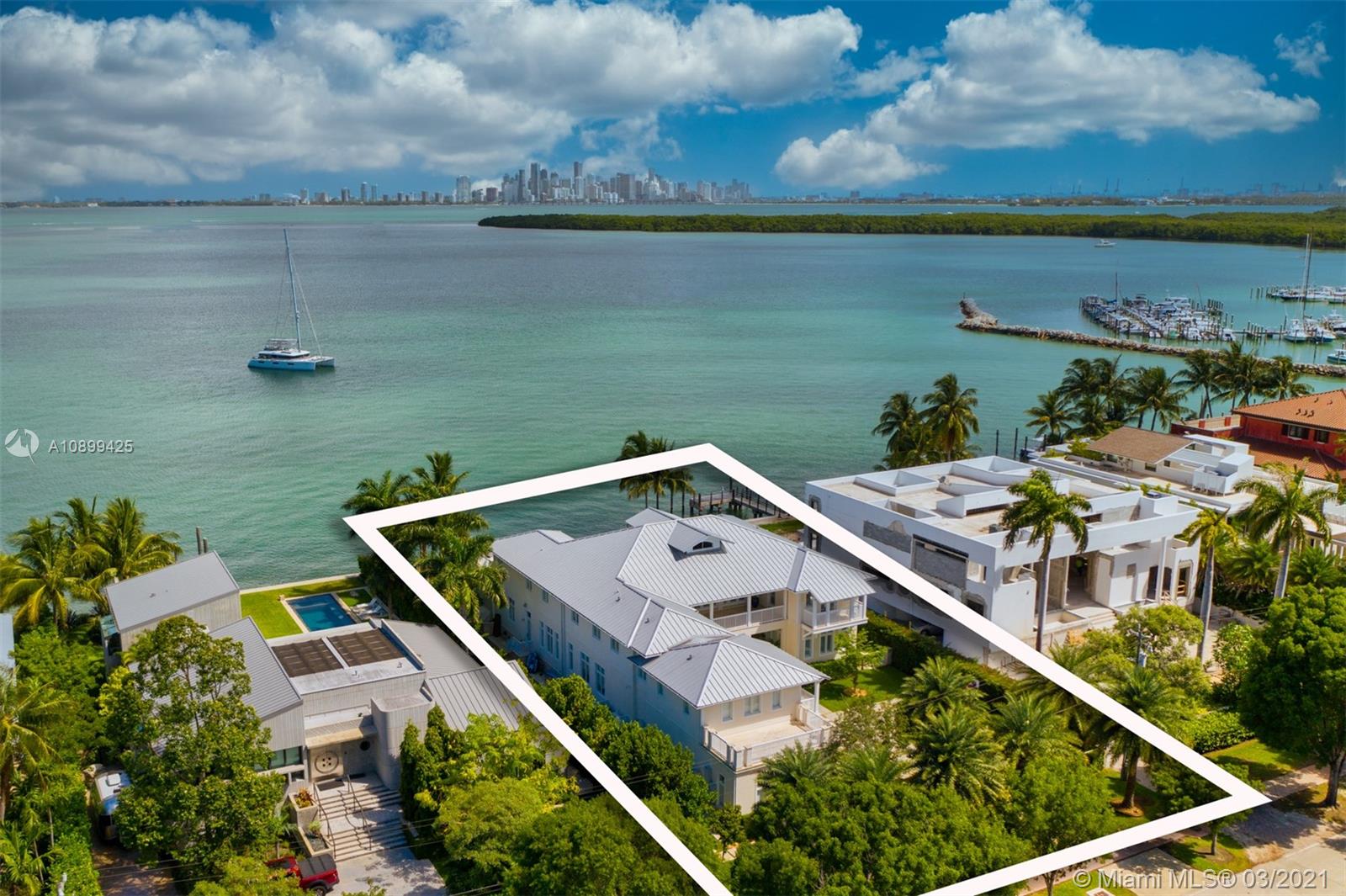 TROPICAL ISLE HOMES SUB 4 - Residential