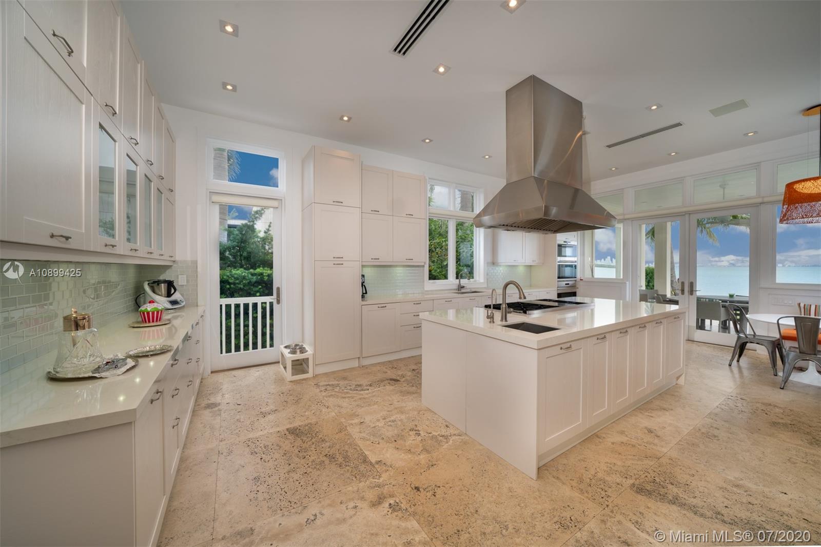 TROPICAL ISLE HOMES SUB 4 - Residential