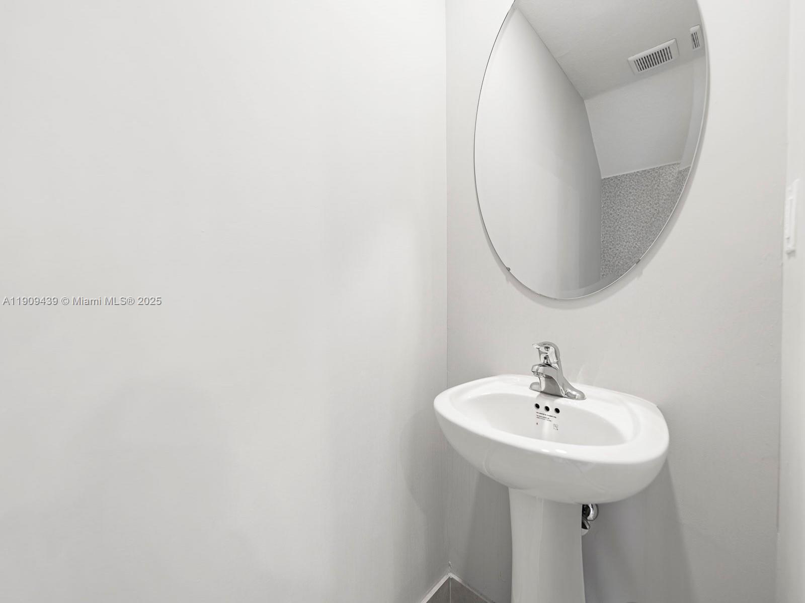 HOMESTEAD PARK OF COMMERC - Residential Lease