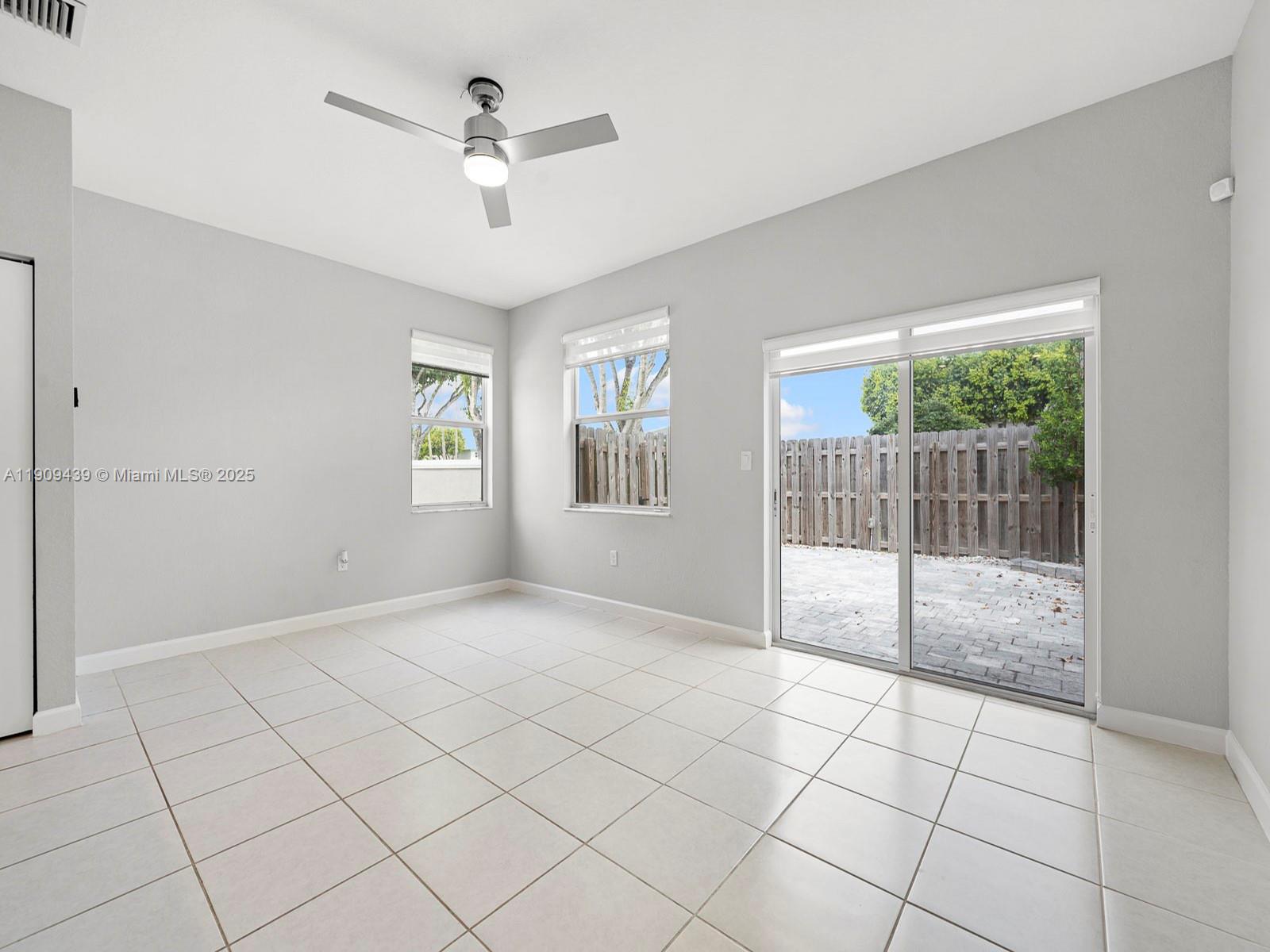 HOMESTEAD PARK OF COMMERC - Residential Lease