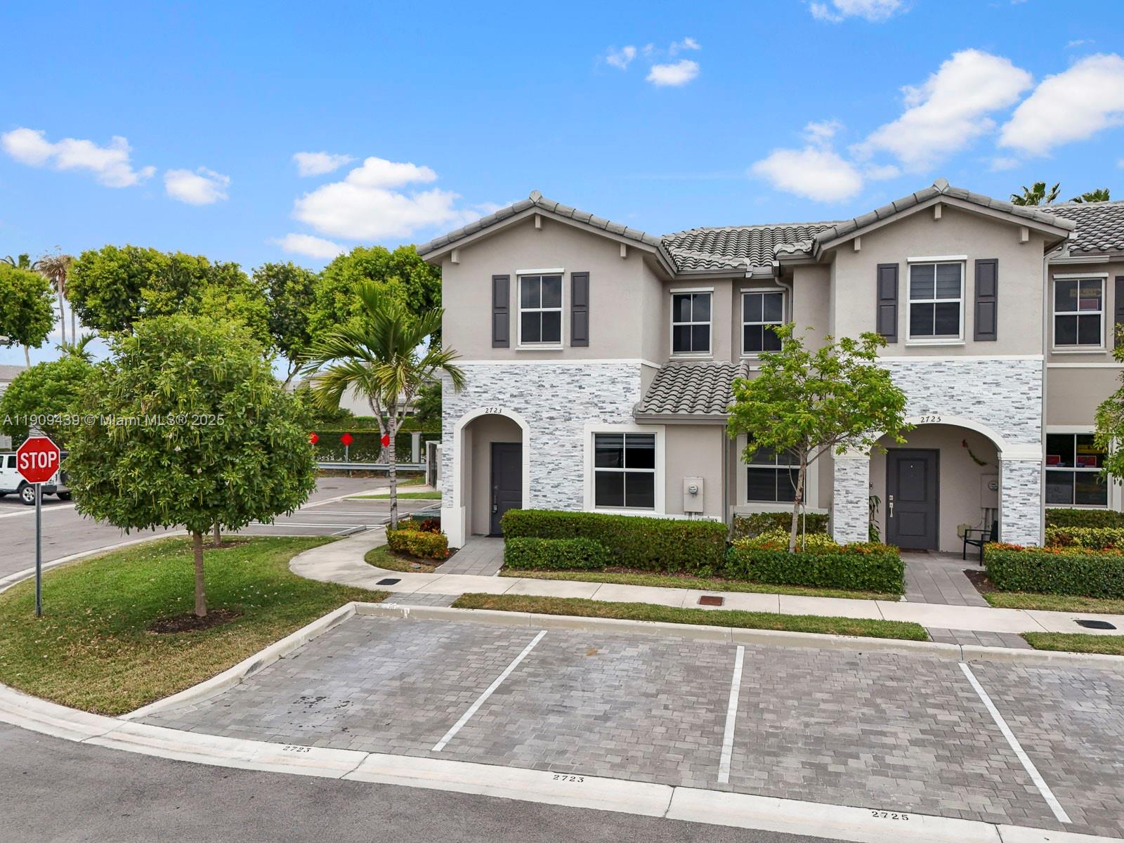 HOMESTEAD PARK OF COMMERC - Residential Lease