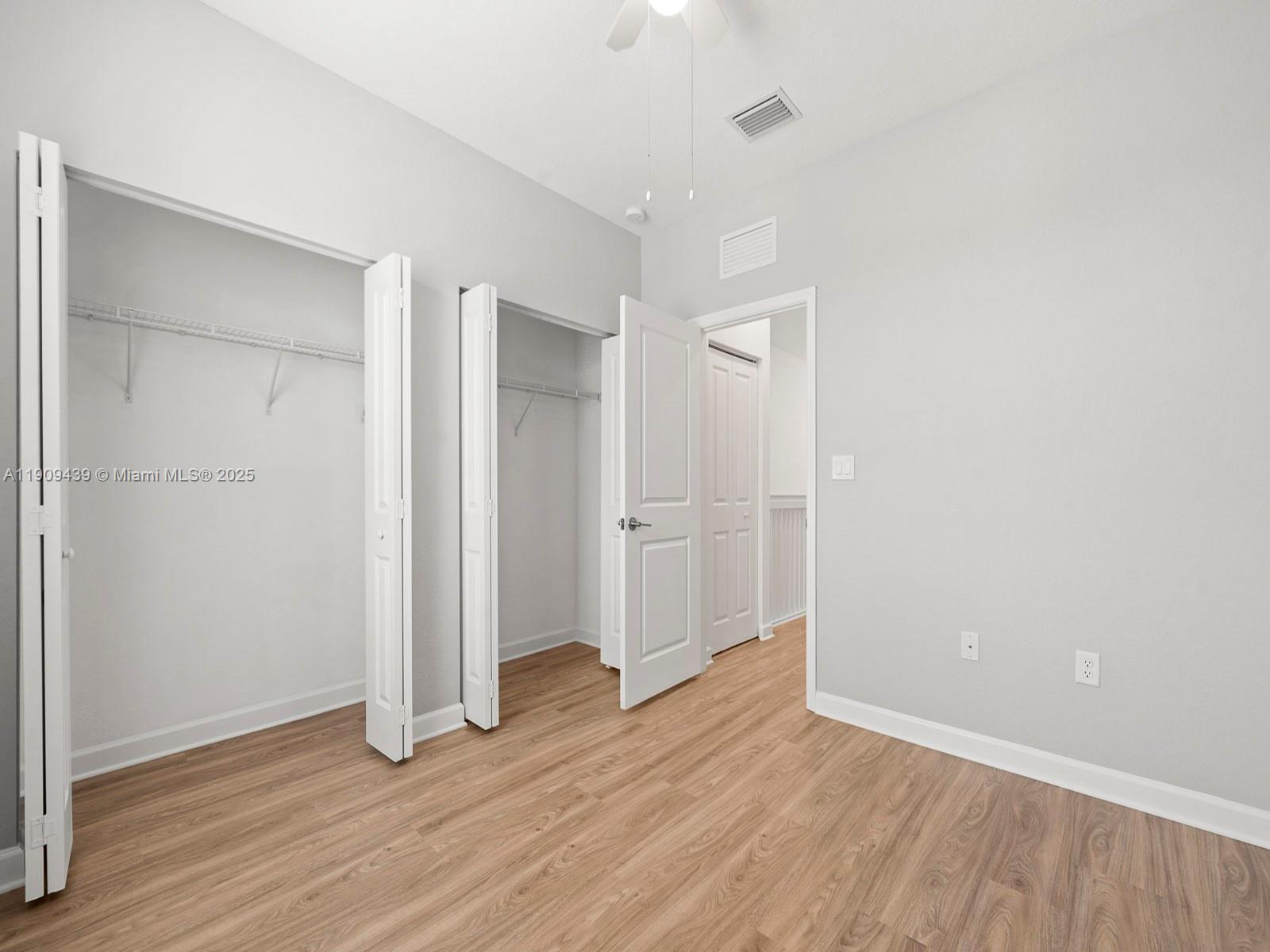 HOMESTEAD PARK OF COMMERC - Residential Lease