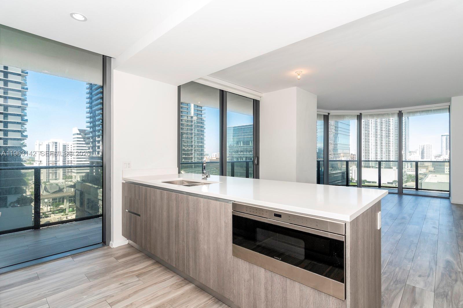 SLS LUX BRICKELL - Residential