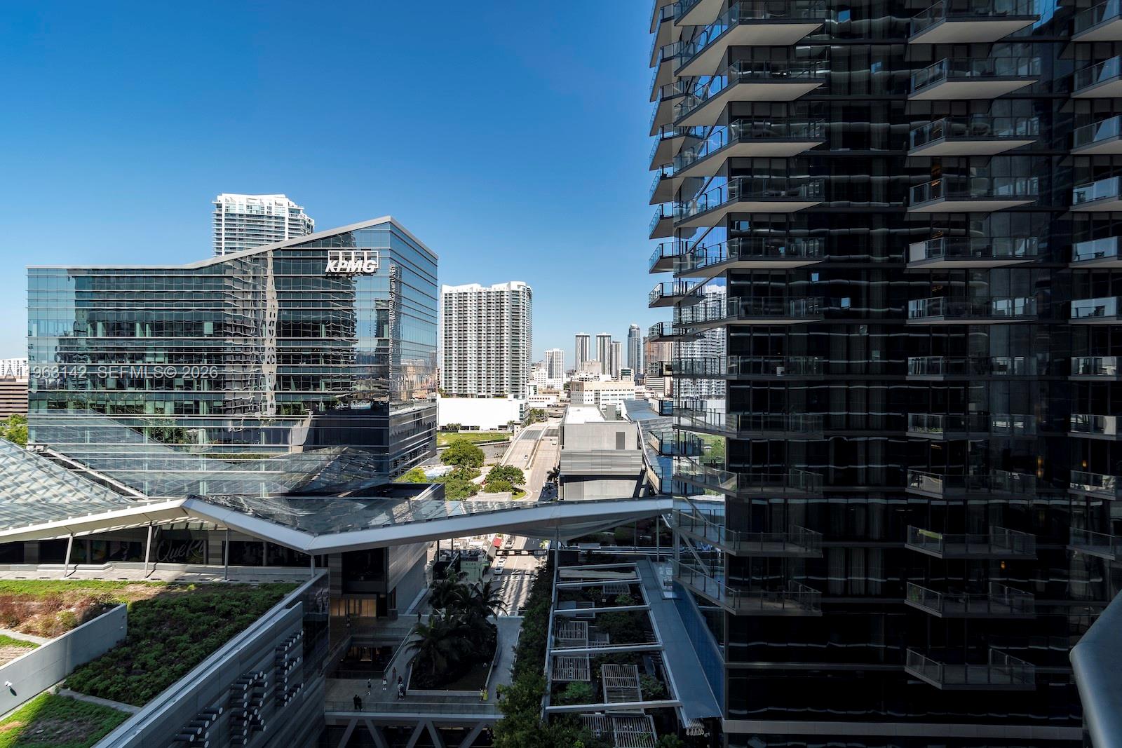 SLS LUX BRICKELL - Residential