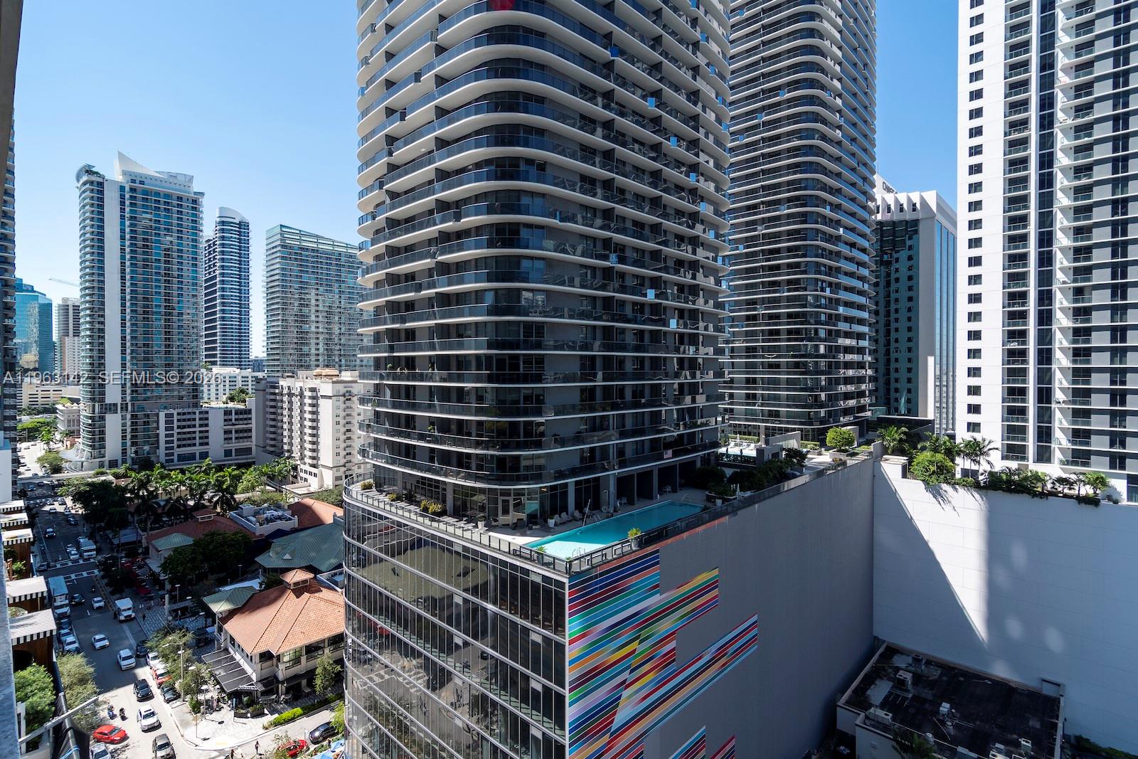 SLS LUX BRICKELL - Residential