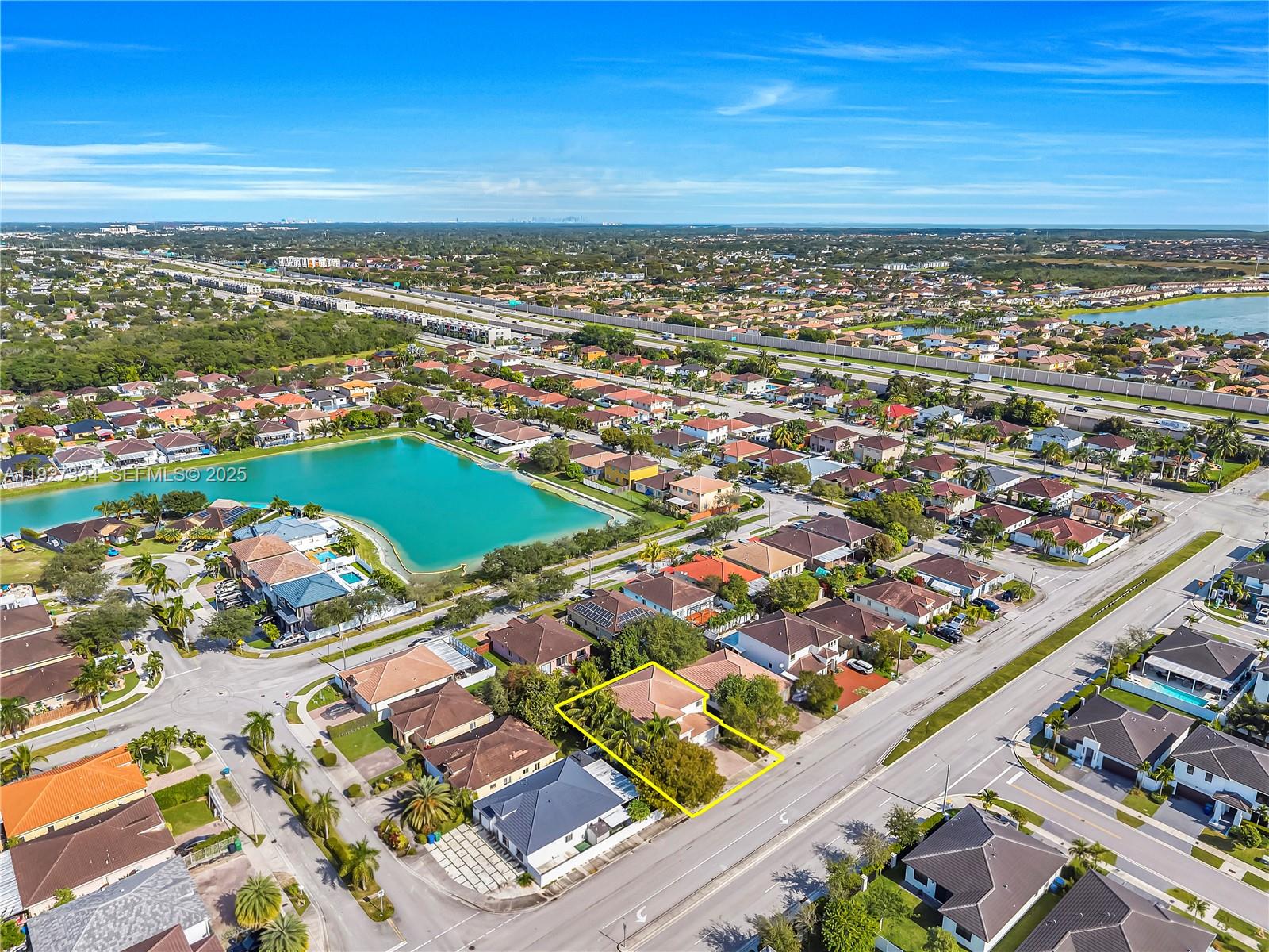 SILVER PALM LAKE - Residential