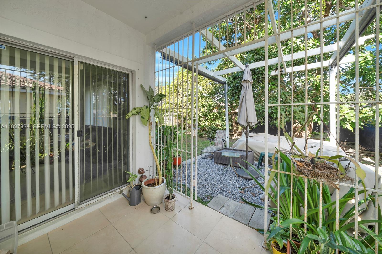 SILVER PALM LAKE - Residential