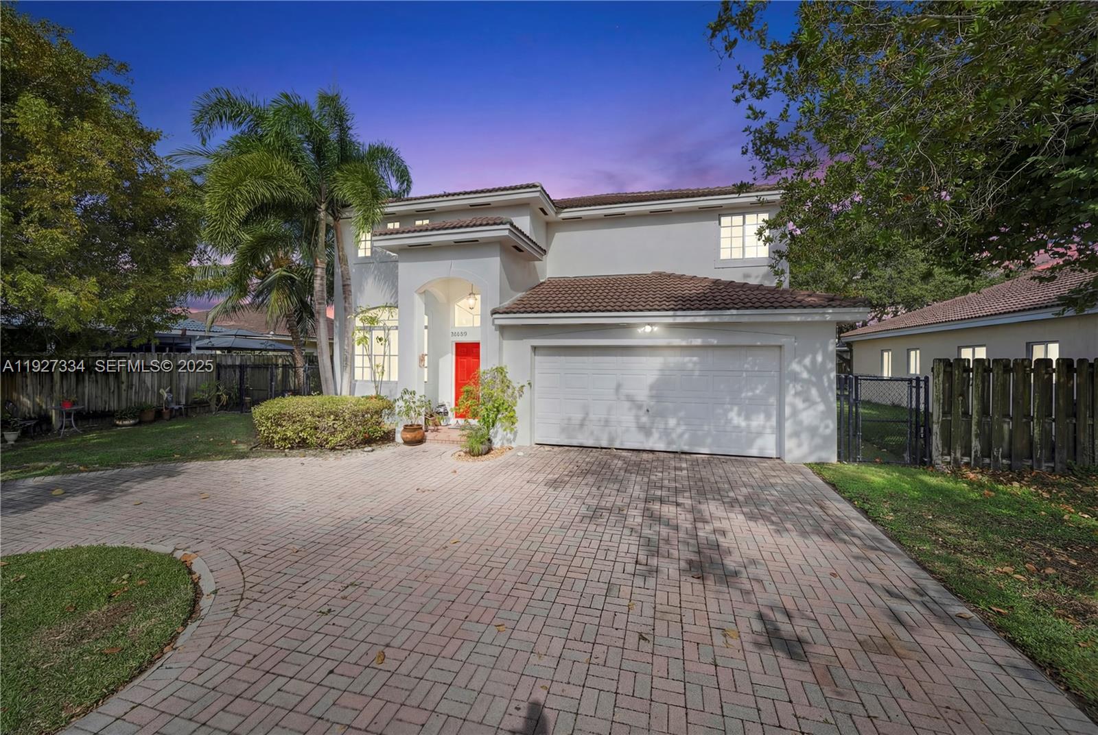 SILVER PALM LAKE - Residential