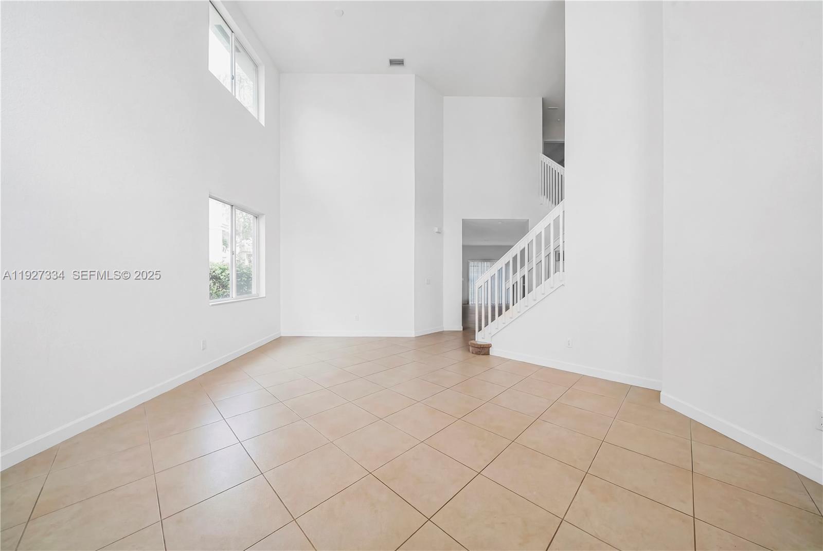 SILVER PALM LAKE - Residential