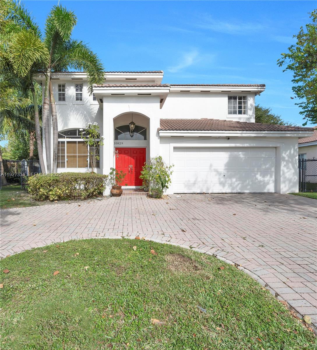 SILVER PALM LAKE - Residential