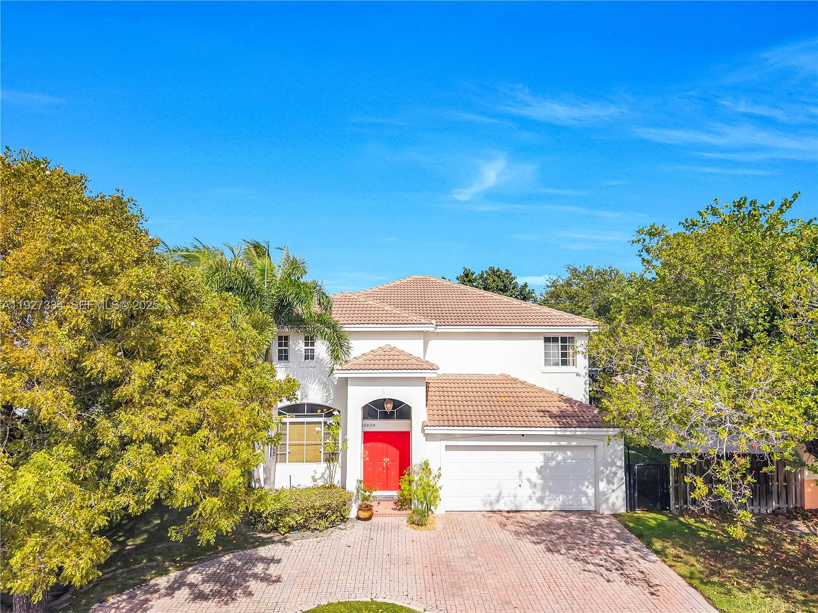 SILVER PALM LAKE - Residential