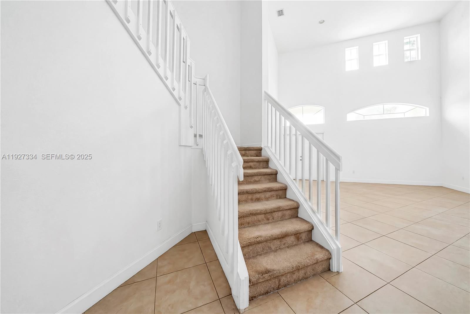 SILVER PALM LAKE - Residential