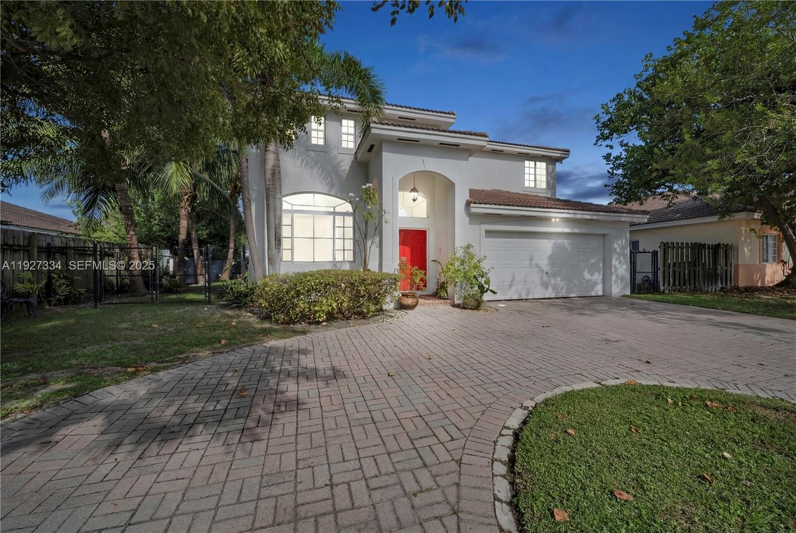 SILVER PALM LAKE - Residential