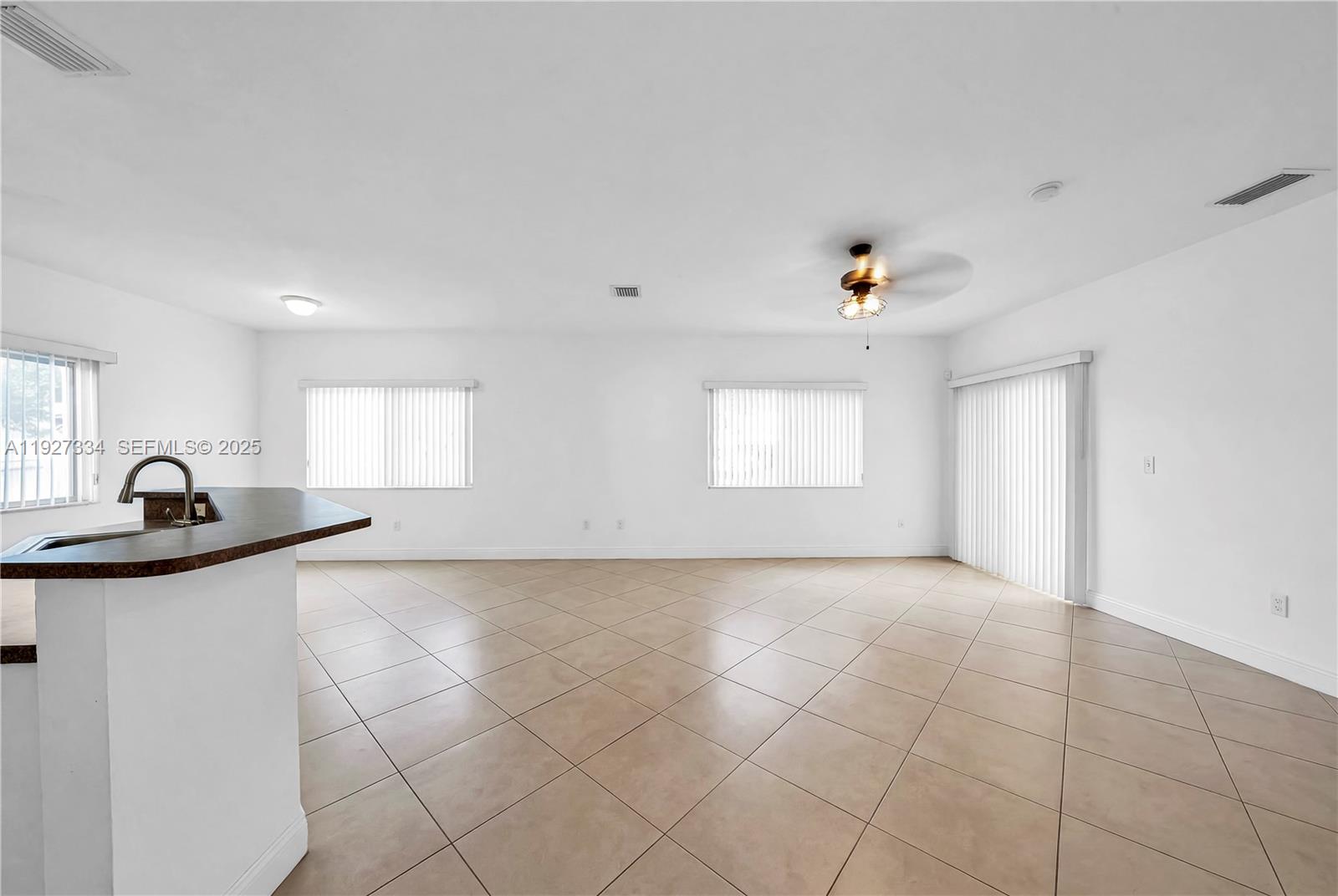 SILVER PALM LAKE - Residential