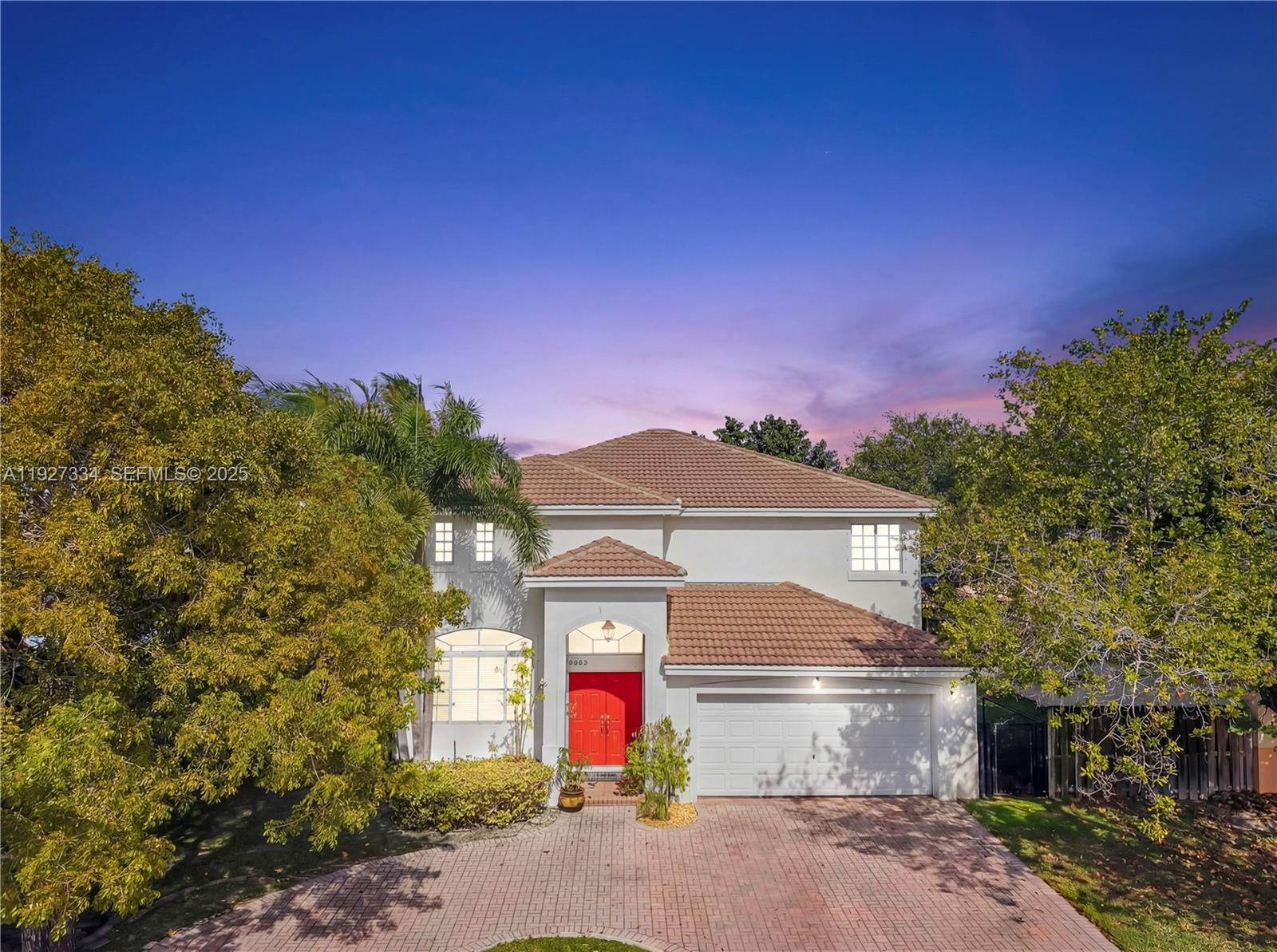 SILVER PALM LAKE - Residential