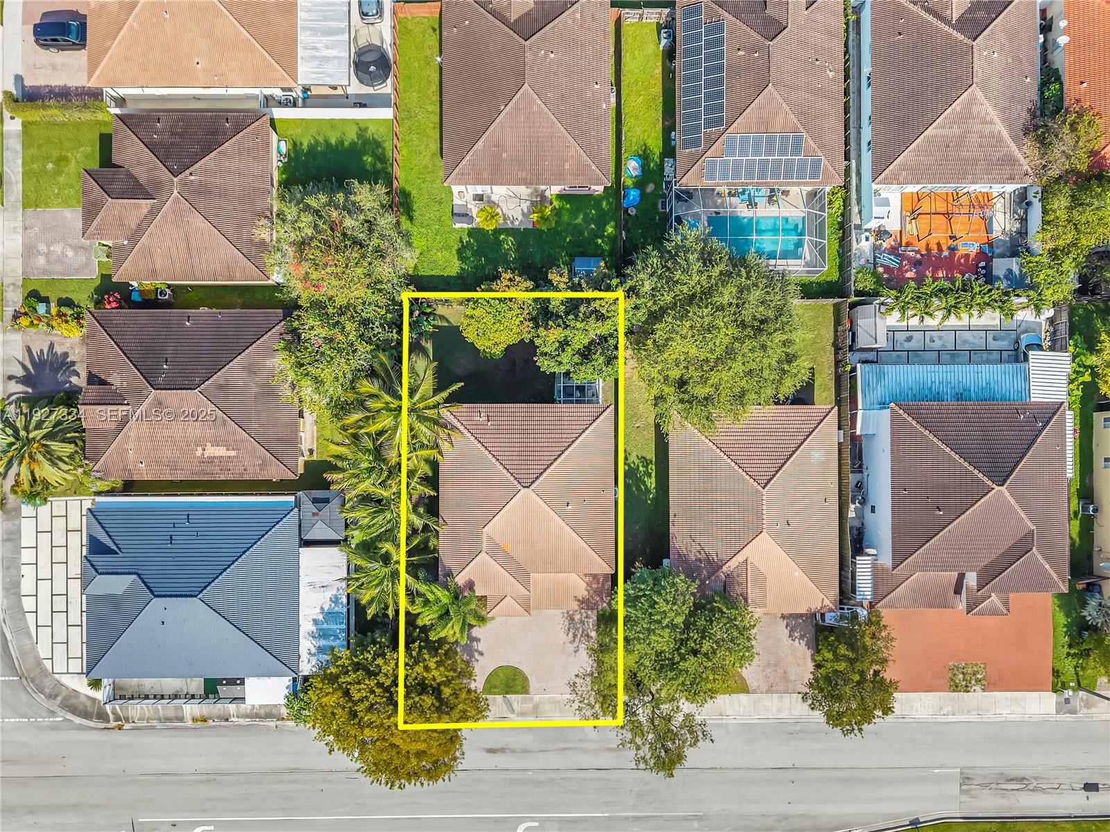 SILVER PALM LAKE - Residential