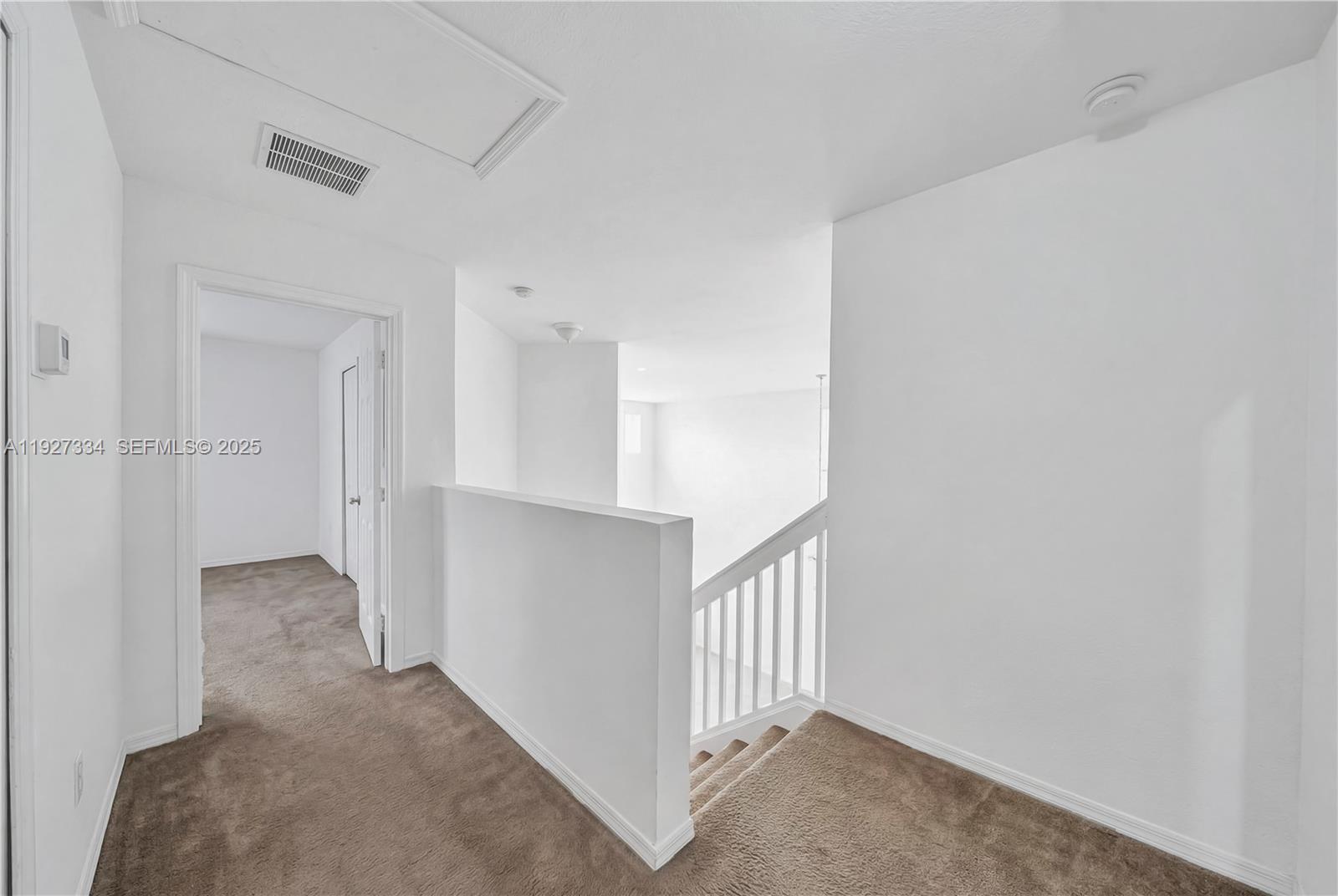 SILVER PALM LAKE - Residential