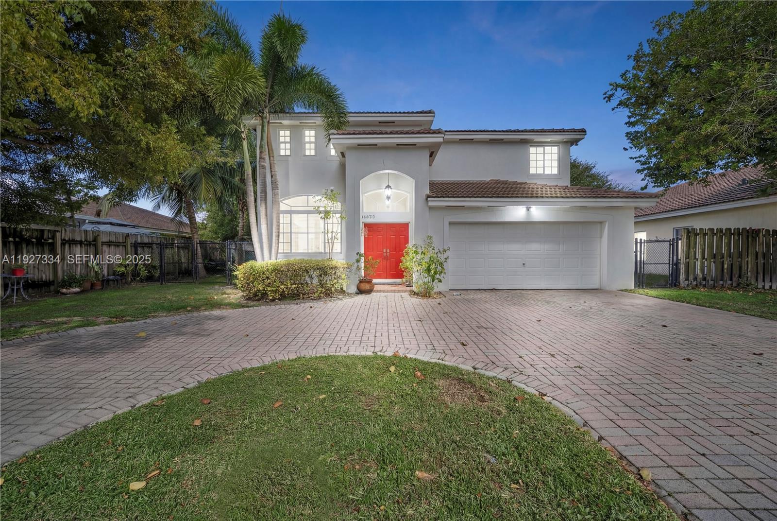 SILVER PALM LAKE - Residential