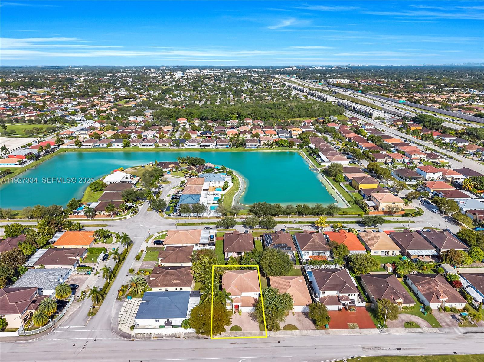 SILVER PALM LAKE - Residential
