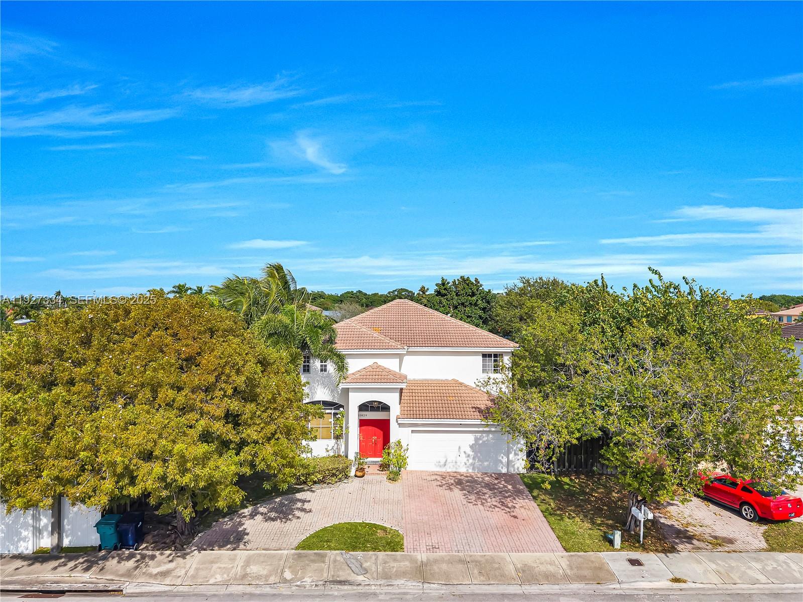 SILVER PALM LAKE - Residential