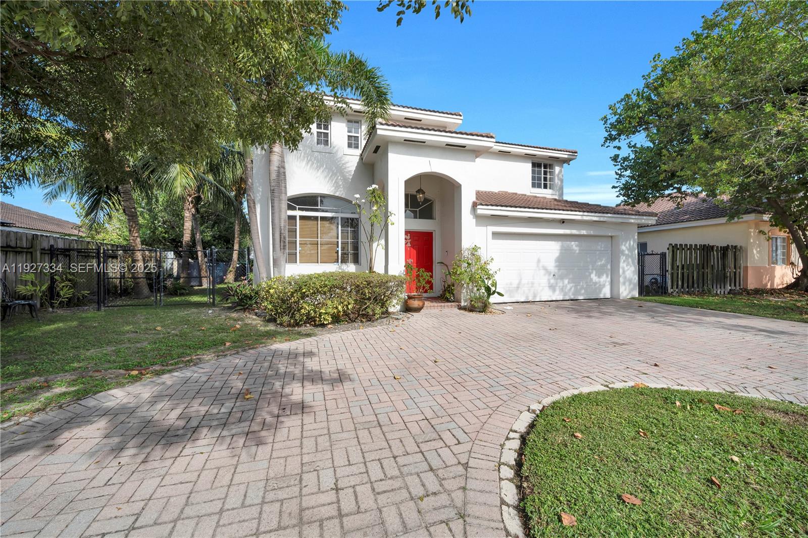 SILVER PALM LAKE - Residential