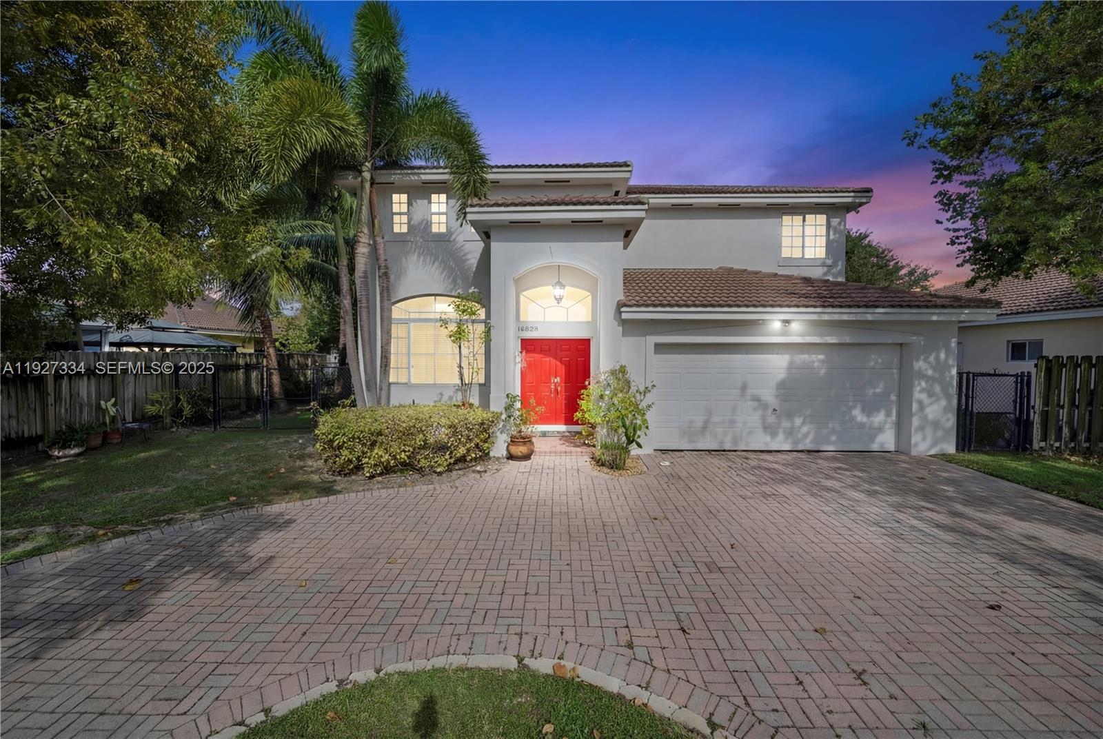 SILVER PALM LAKE - Residential