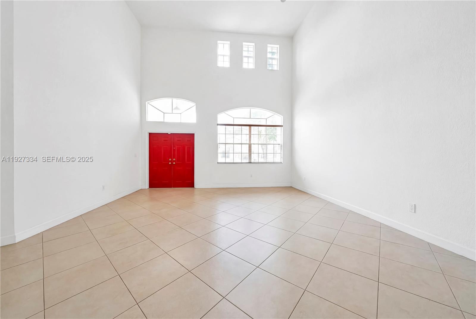 SILVER PALM LAKE - Residential