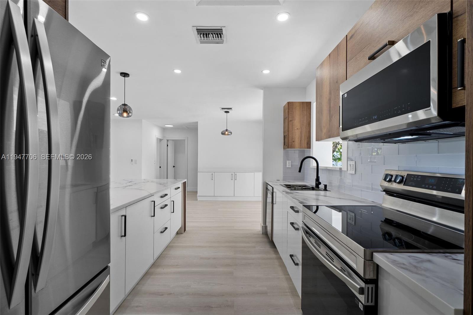 ACRES LAKE ESTATES - Residential